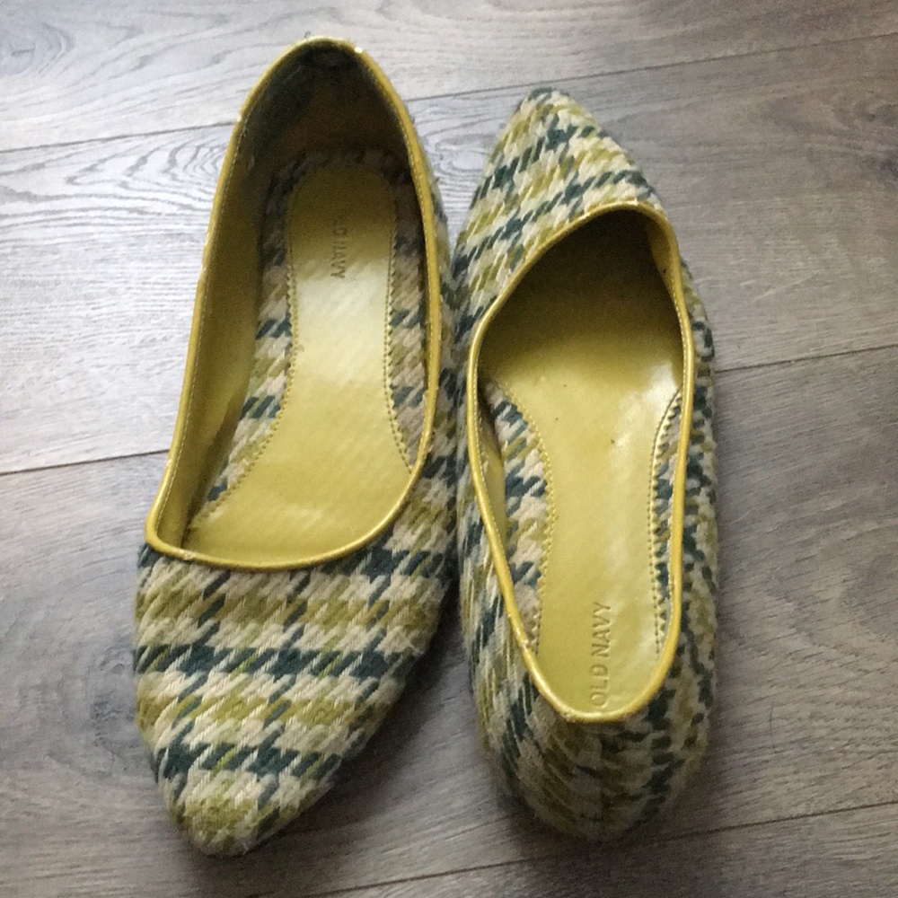 Old Navy Herringbone Pattern Flats
